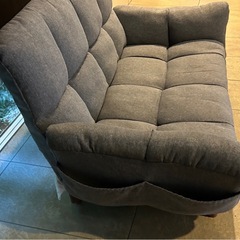 ニトリ　カジュアルソファ　布貼り　ファブリックソファ　ポケット付きの画像