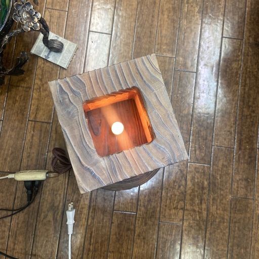 焼杉木製灯籠 (ほっと) つくばの照明器具の中古あげます・譲ります