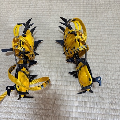 登山靴用セミワンタッチアイゼン　
グリベル　　エアマチックエボ