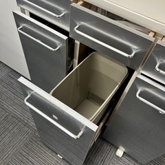 【無料でお譲りします】45L×3連・引き出し式ゴミ箱（上部収納付き）の画像