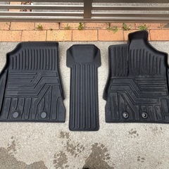 ノア／ヴォクシー80系　3Dフロアマット　3点セットの画像