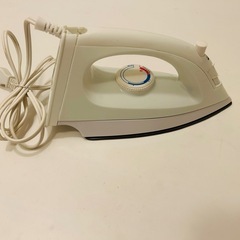 山善のスチーム＆ドライアイロン「HTG-275 WH」の画像