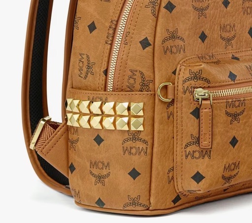 MCM ロゴプリント リュック　サイドスタッズ バックパック - ヴィセトス