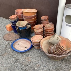 【無料】差し上げます 植木鉢・ミニレンガの画像