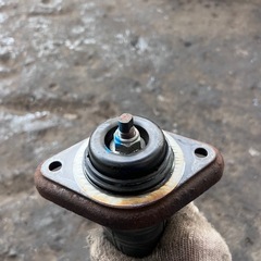 ニッサン エルグランド E52　純正ショックアブソーバー ショック 右リア TNE52の画像