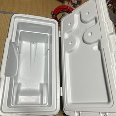 Coleman タイヤ付きクーラーBOXの画像