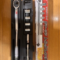 クルマタイヤ交換セットの画像