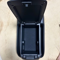 ハイエース　センターコンソール　8型新車外しの画像