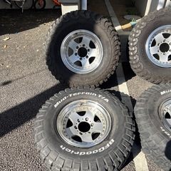 ランクル FJ ハイラックス タイヤホイールセット PCD139.7 6穴 8J 285/75r16 の画像