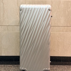 トゥミ　スーツケースの画像