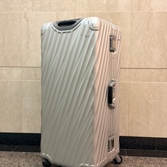 トゥミ　スーツケースの画像