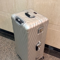 トゥミ　スーツケースの画像