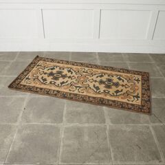 【発送の場合は即購入不可】 赤穂緞通 手織り 絨毯 十字唐草 W1830xD945 木綿 段通 敷物 リビング ラグ マット カーペット 装飾 高級 伝統 工芸品 三大緞通 96196の画像