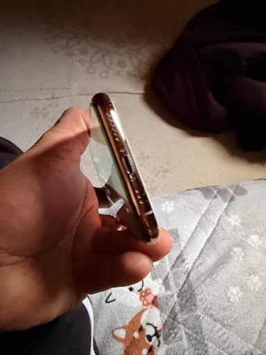お値段下げました。
iphone11pro256gbゴールドSIMフリー