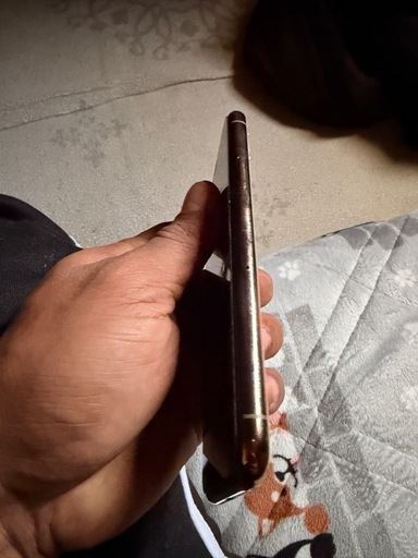 お値段下げました。
iphone11pro256gbゴールドSIMフリー