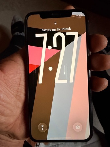 お値段下げました。
iphone11pro256gbゴールドSIMフリー