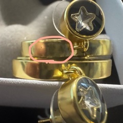 定価20万ほどシャネル　CHANEL 新作ピアスレジン、コスチューム パール & ストラス  ピアスゴールド、ブラック、ホワイト & クリスタルの画像