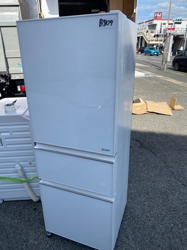 NO B809?福岡市内配送設置無料✨?MR-CG33E-W 冷蔵庫 CGシリーズ ナチュラルホワイト [330L /3ドア /右開き