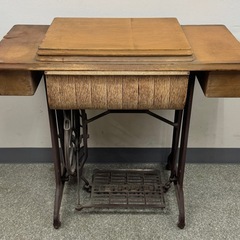 アンティークミシン 配達可能の画像