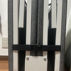 キャスター付き折りたたみシングルベッドの画像