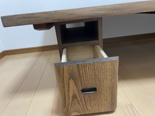 テーブル
