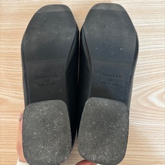 【CHAAKAN】ブラックレザーパンプス 低ヒール Again スクエアパンプス パンプス ブラック フォーマル スクエアパンプスの画像