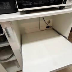 ホワイト/食器棚の画像