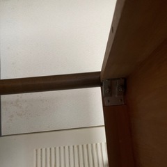 テーブル（足1本壊れてますの画像