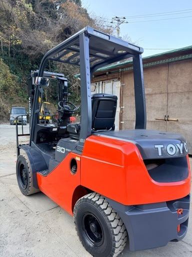 TOYOTA トヨタ フォークリフト年式：2021 AT 車3トン 02-8FD30 