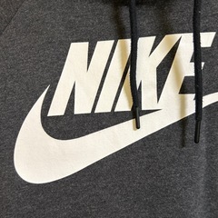 NIKE  レディース　パーカーの画像