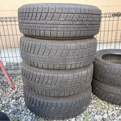 スタッドレスタイヤの画像