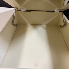 キティちゃん木製ミラー付き収納の画像