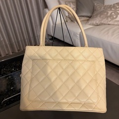 CHANEL シャネル　トートバッグ　復刻キャビアスキン   キャビアスキン 復刻トート ハンドバッグ ココマーク ゴールド金具の画像