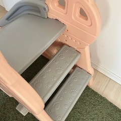 子供　滑り台　　玩具　ピンク　グレーの画像