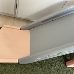 子供　滑り台　　玩具　ピンク　グレーの画像