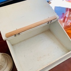 ★インテリア雑貨2点セット！★アンティーク風な木箱とオブジェの画像