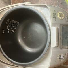 炊飯器の画像
