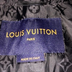 VUITTON ダウンジャケット　ヴィトンの画像