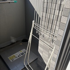 1/31 11:00まで物干しラックの画像