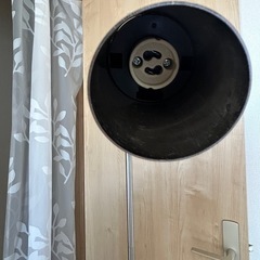 IKEAスタンドライトの画像