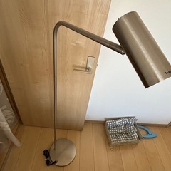 IKEAスタンドライトの画像