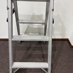 はしご兼用脚立の画像