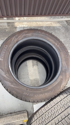 【最終値引2/6まで早い者勝ち】極上保管品　225/60R18  スタッドレスタイヤ