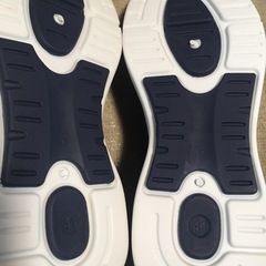 スリッポンスニーカー軽量　　サイズ25.5cmの画像