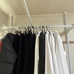 突っ張り収納ラック、ニトリの画像