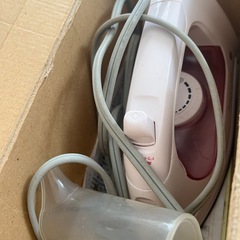 スチームアイロン無料でお譲り致します🍀(説明書と箱あり）の画像