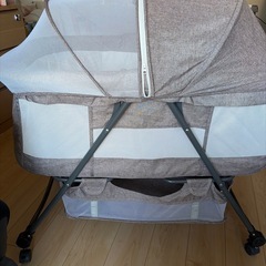 ベビーベッドの画像