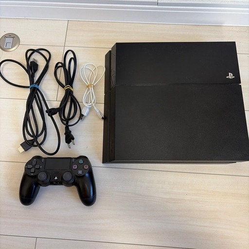 PS4一式　(本体、コントローラー、コード類)