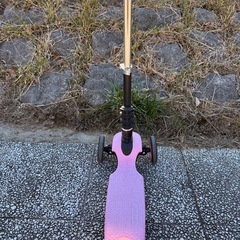 子供用3輪キックボード　ピンクの画像