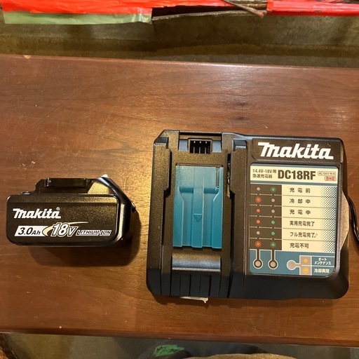 makita 充電式クリーナー　【F01060】
